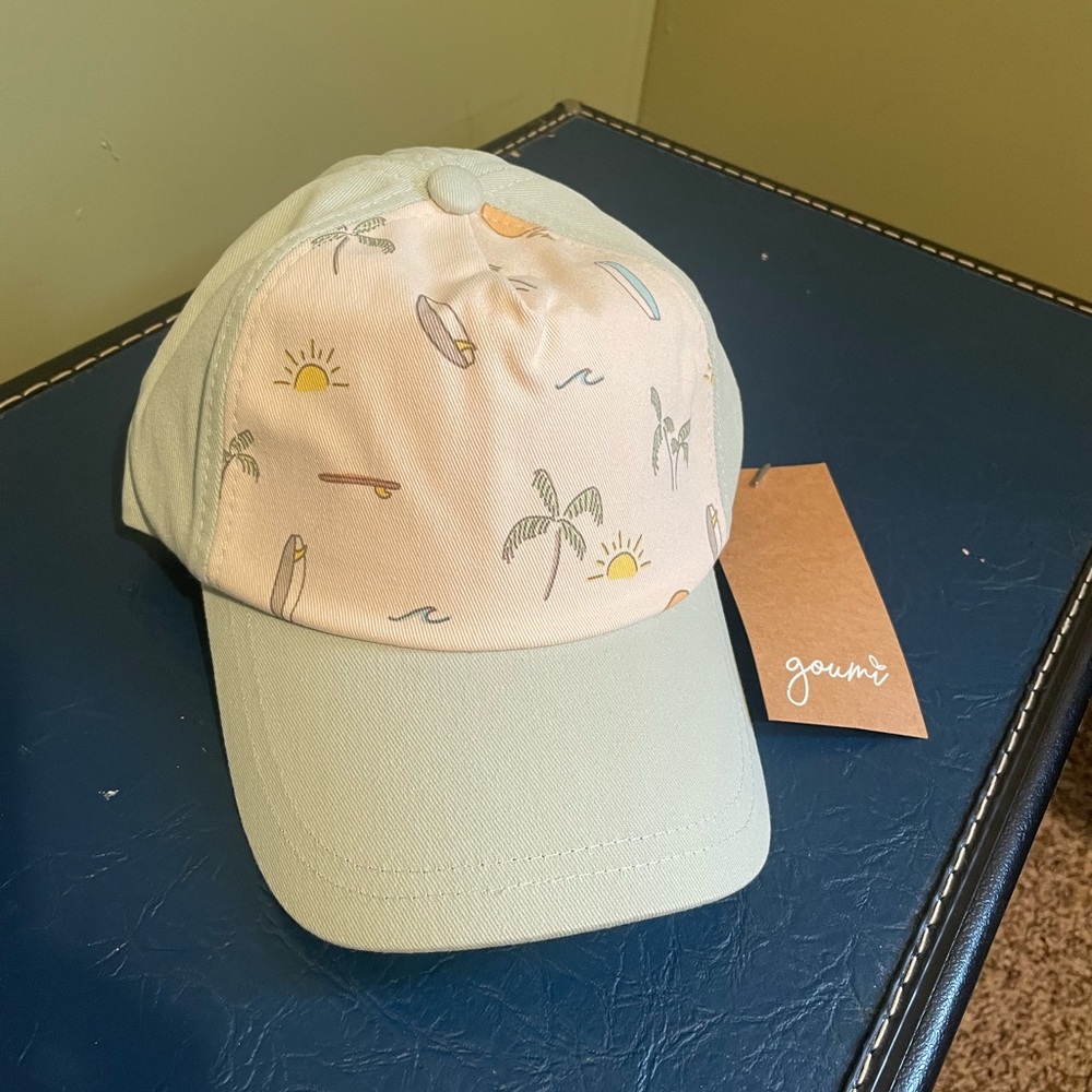 NWT Goumi Beach Scene Hat OS